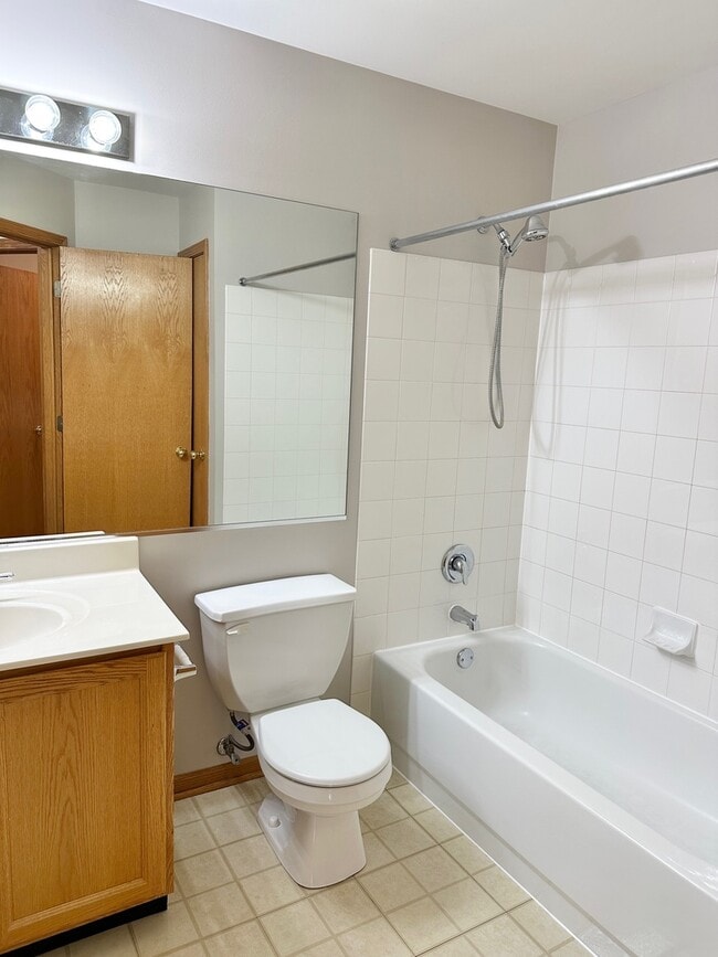 Building Photo - 2955 Belle Ln