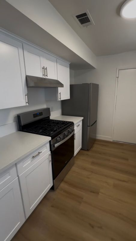 Building Photo - 25981 Cherrywood Dr