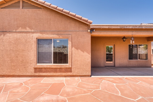 Building Photo - 677 W Pizzicato Ln