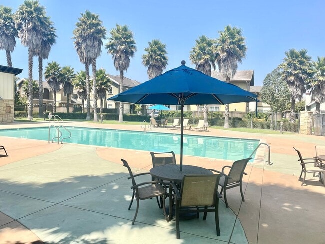 Building Photo - Pet friendly House Santa Maria