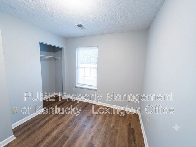 Building Photo - 1034 Marshall Park Dr