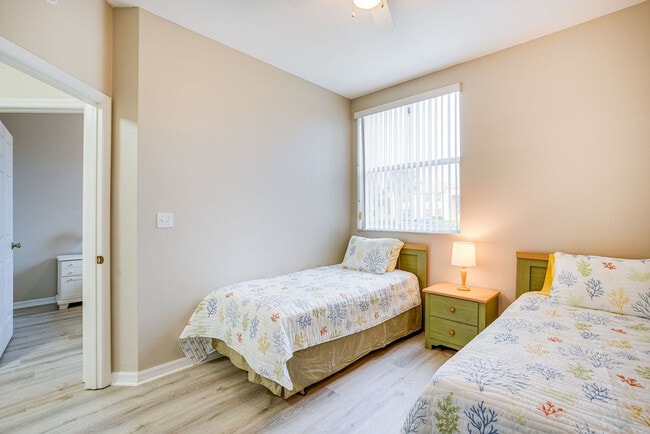 Building Photo - 15430 Bellamar Cir