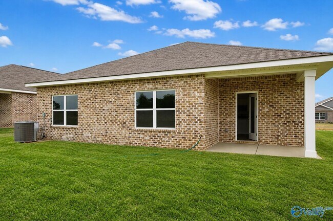Building Photo - 118 Betty Williams Dr