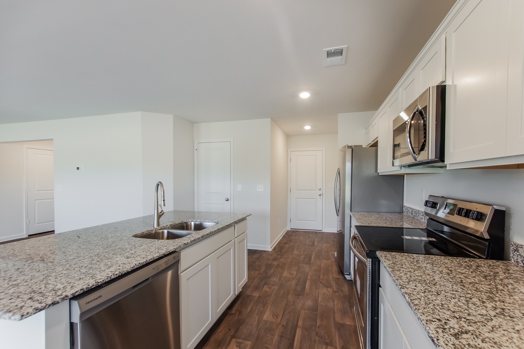 Building Photo - 148 King Buck Dr