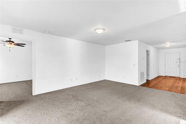 Building Photo - 661 Swallowtail Dr