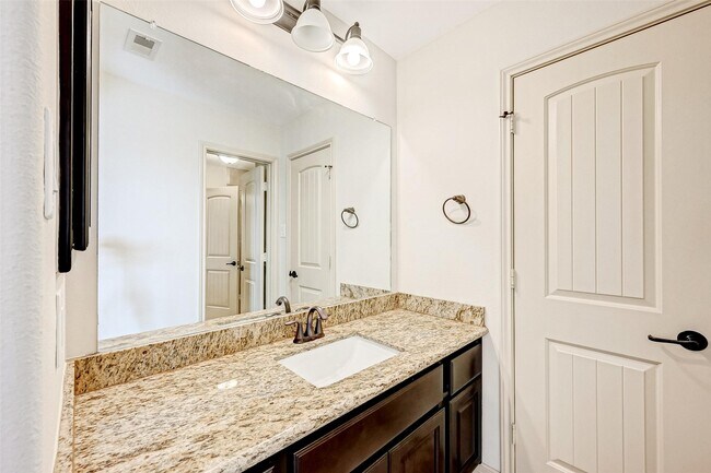 Building Photo - 31815 Dunham Lake Dr