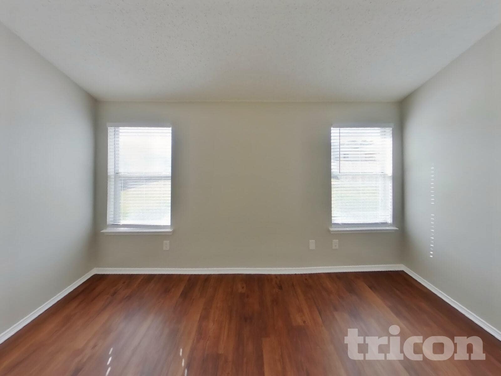 Building Photo - 1009 Ridge Top Dr