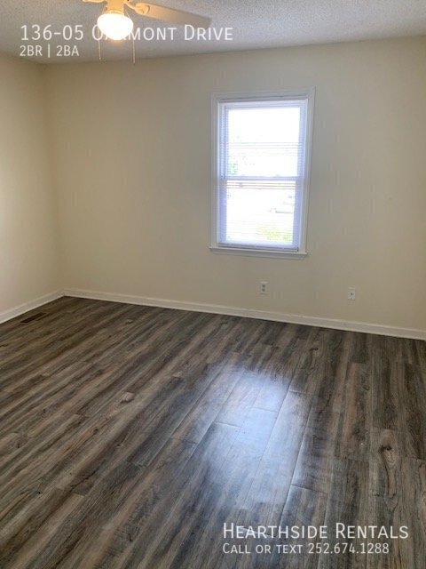 Building Photo - 136 Oakmont Dr