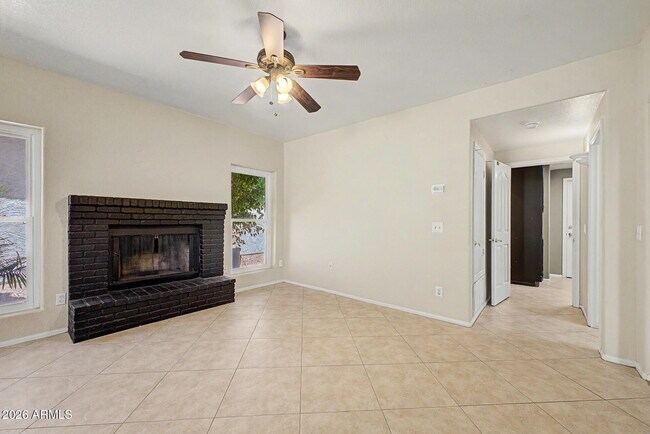 Building Photo - 842 W Sun Coast Dr