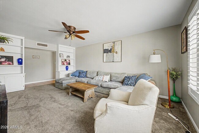 Building Photo - 408 E La Jolla Dr