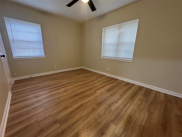 Building Photo - 204 Live Oak Ln