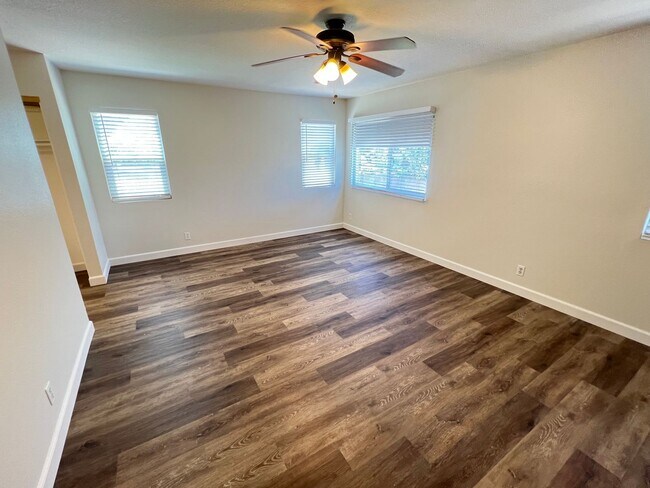 Building Photo - Beautiful 3 Bed 2.5 Bath Anaheim Hills Home