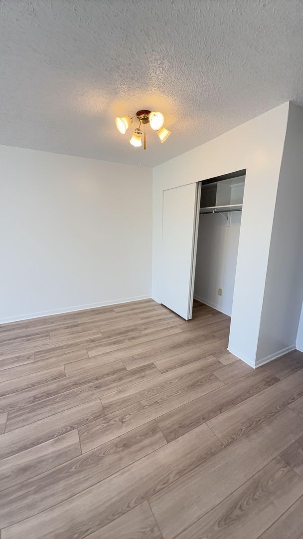Building Photo - 1374 Maple Dr