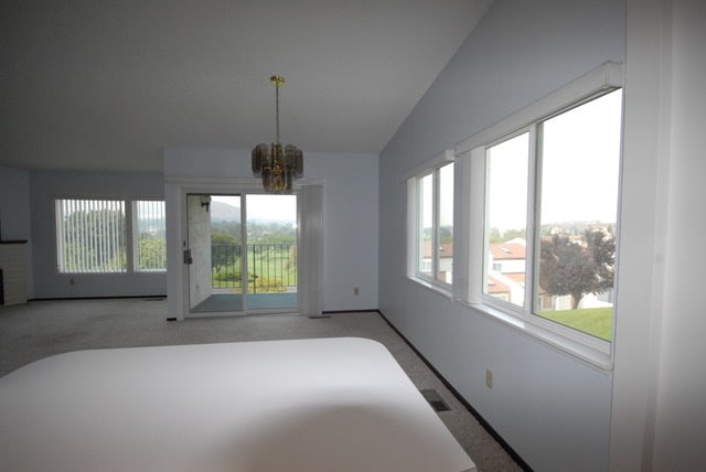 Building Photo - Spacious Townhome with Expansive View and a 2 Car Private Garage