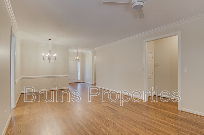 Building Photo - 8 Indigo Cove