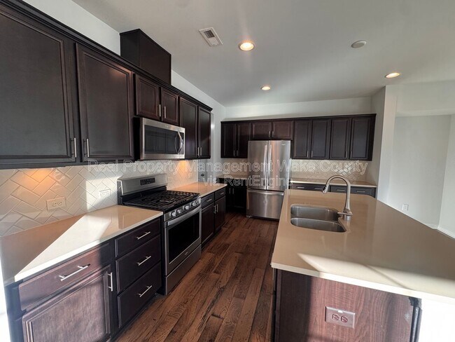 Building Photo - 837 Salem Pointe Pl