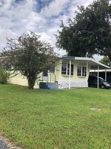 Building Photo - 110 Kon Tiki Ter