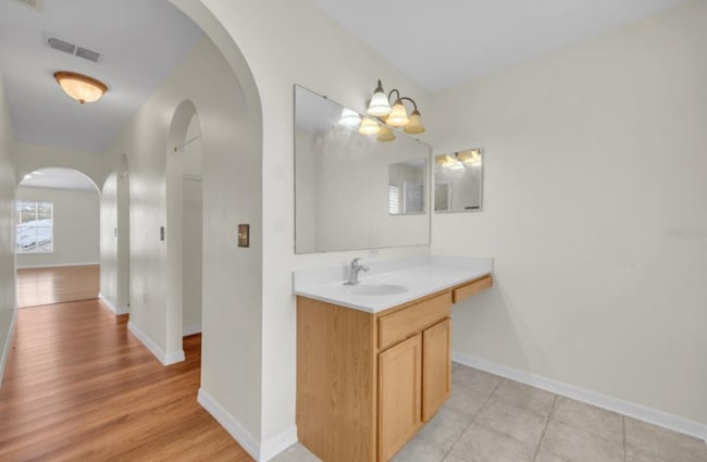 Building Photo - 1703 Alhambra Crest Dr