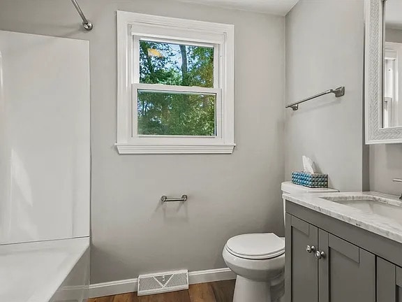 Building Photo - Peacefully tucked away this turnkey Gambre...