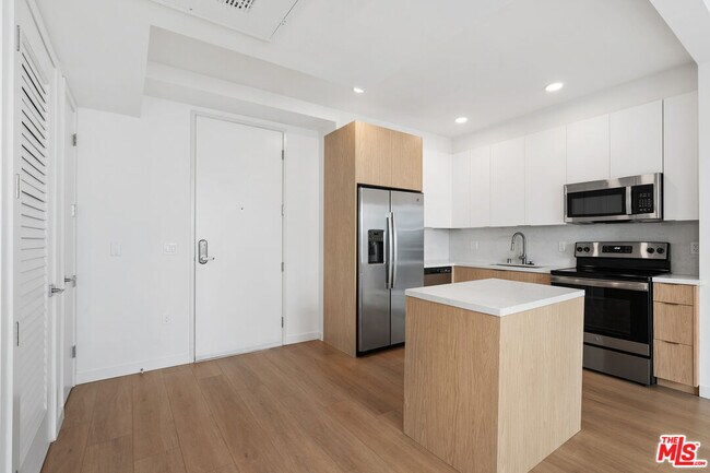 Building Photo - 4406 Fulton Ave