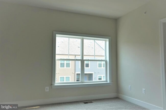 Building Photo - 1206 Vermeer Ave