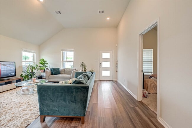 Building Photo - 5027 Green Gate Trl