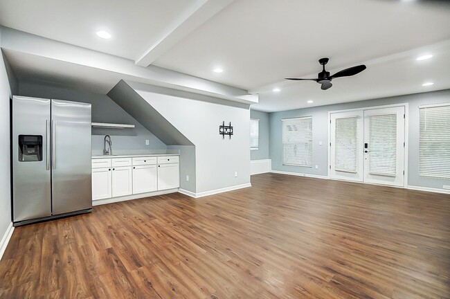 Building Photo - Beautiful Remodeled  Home in Historic Wilm...