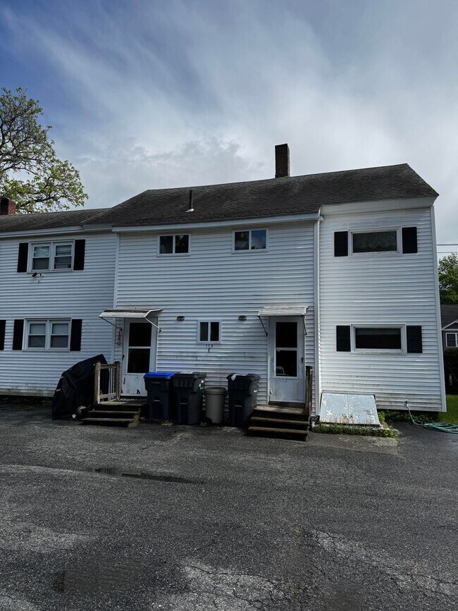 Building Photo - 178 Main St