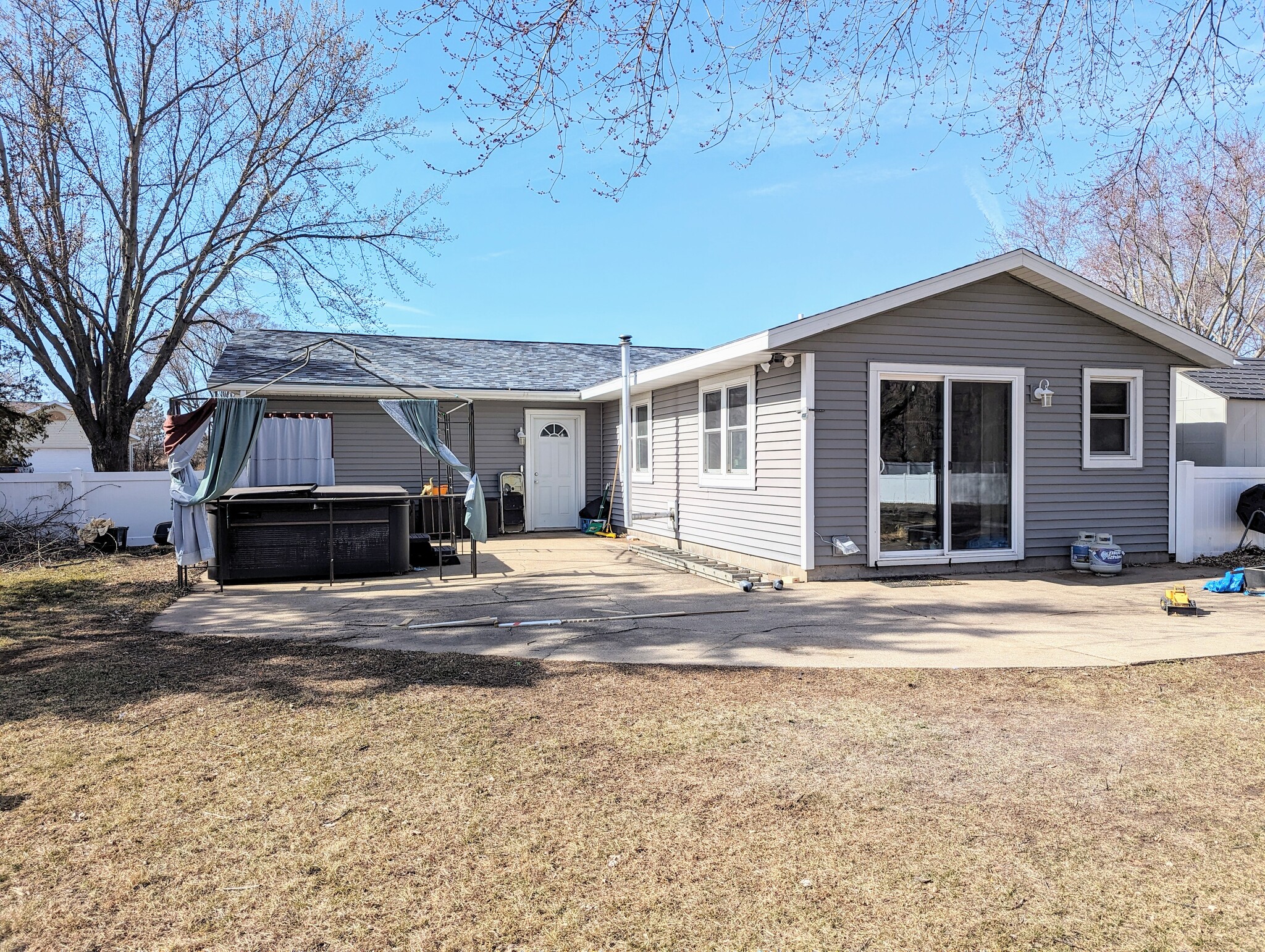 Building Photo - N5642 Sunset Dr