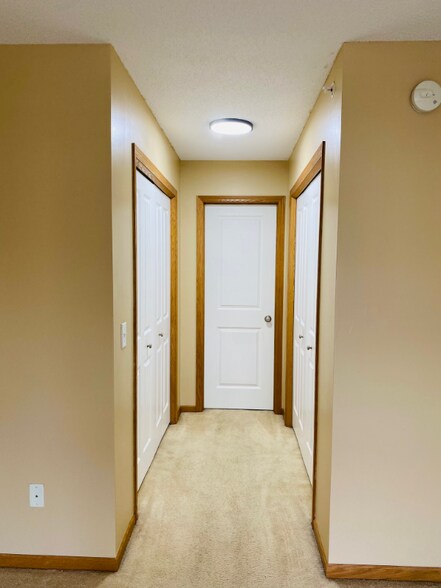 Building Photo - 363 Ojibway Path