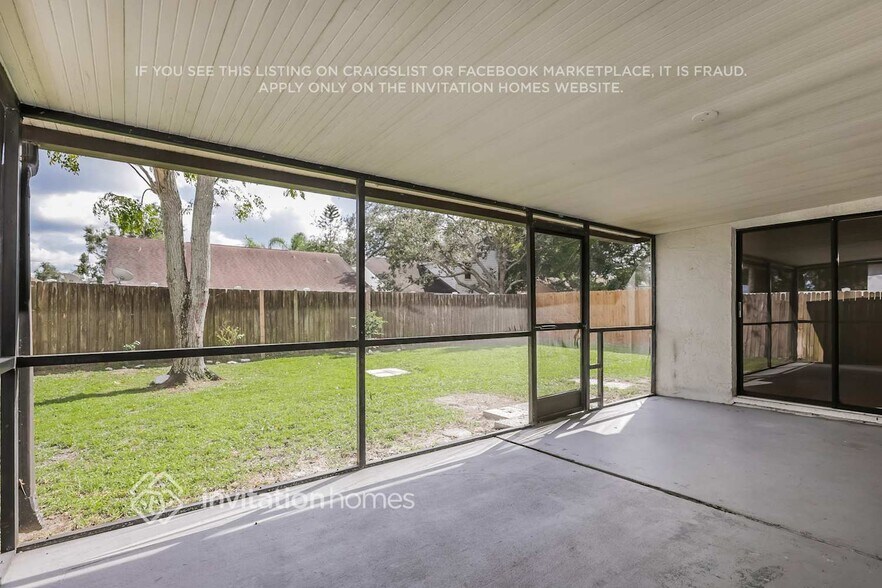 Building Photo - 11003 Kenbrook Dr