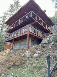 Building Photo - 2-Bed, 1-Bath Mountain Cabin Retreat with ...