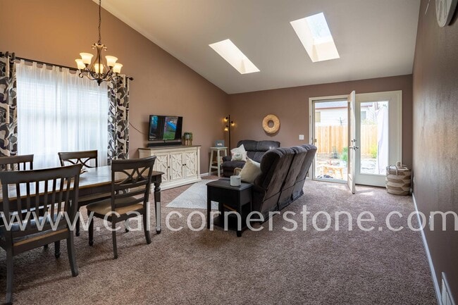 Building Photo - 6950 Highland Vista Dr