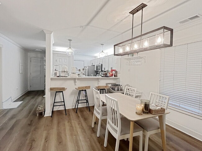 Building Photo - 429 Montgomery St