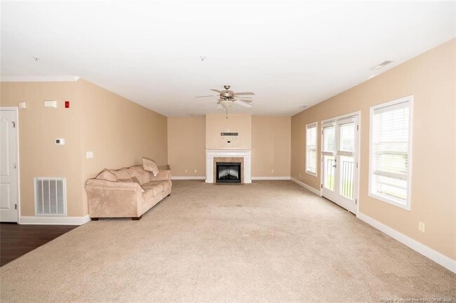 Building Photo - 1611 Bluffside Dr