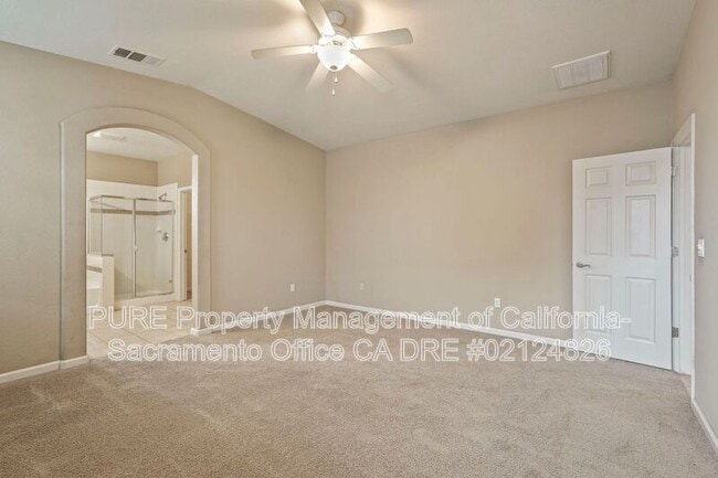 Building Photo - 441 Picasso Cir