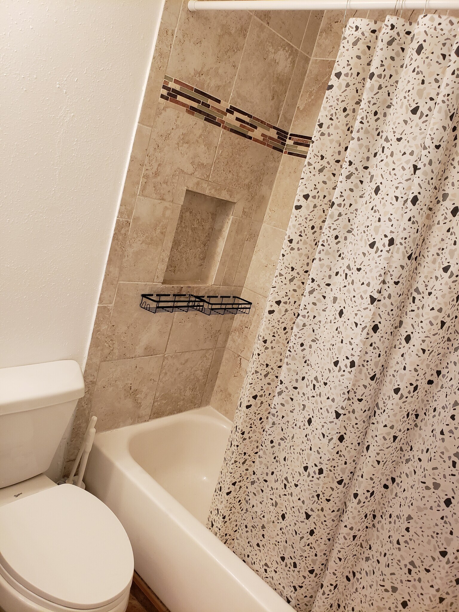 Building Photo - 2724 Hidden Lake Blvd