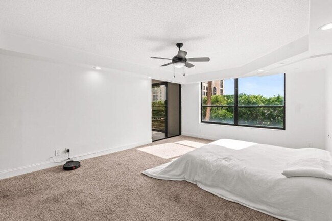 Building Photo - 7201 Promenade Dr