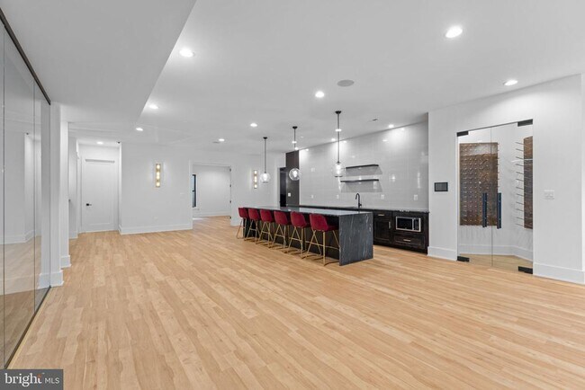Building Photo - 608 Walker Rd