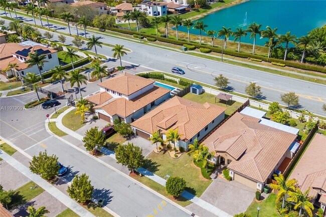 Building Photo - 2541 SE 1st St