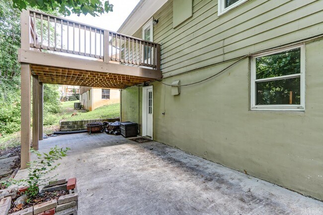 Building Photo - 4605 Greenwood Dr