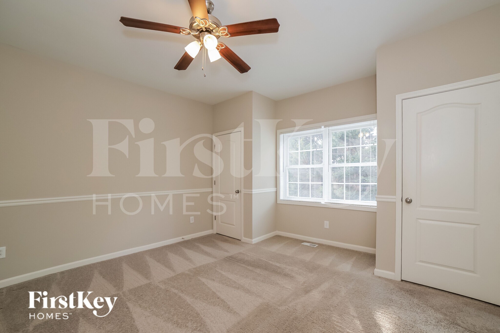 Building Photo - 1 N White Pines Dr
