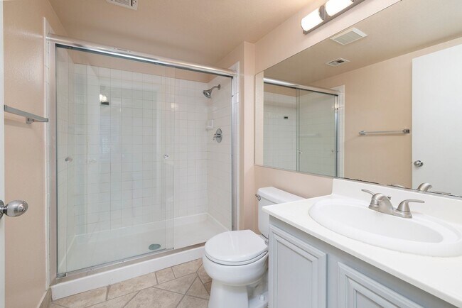 Building Photo - Gated First Floow Summerlin Condo - 2 Bedrooms 2 Bath