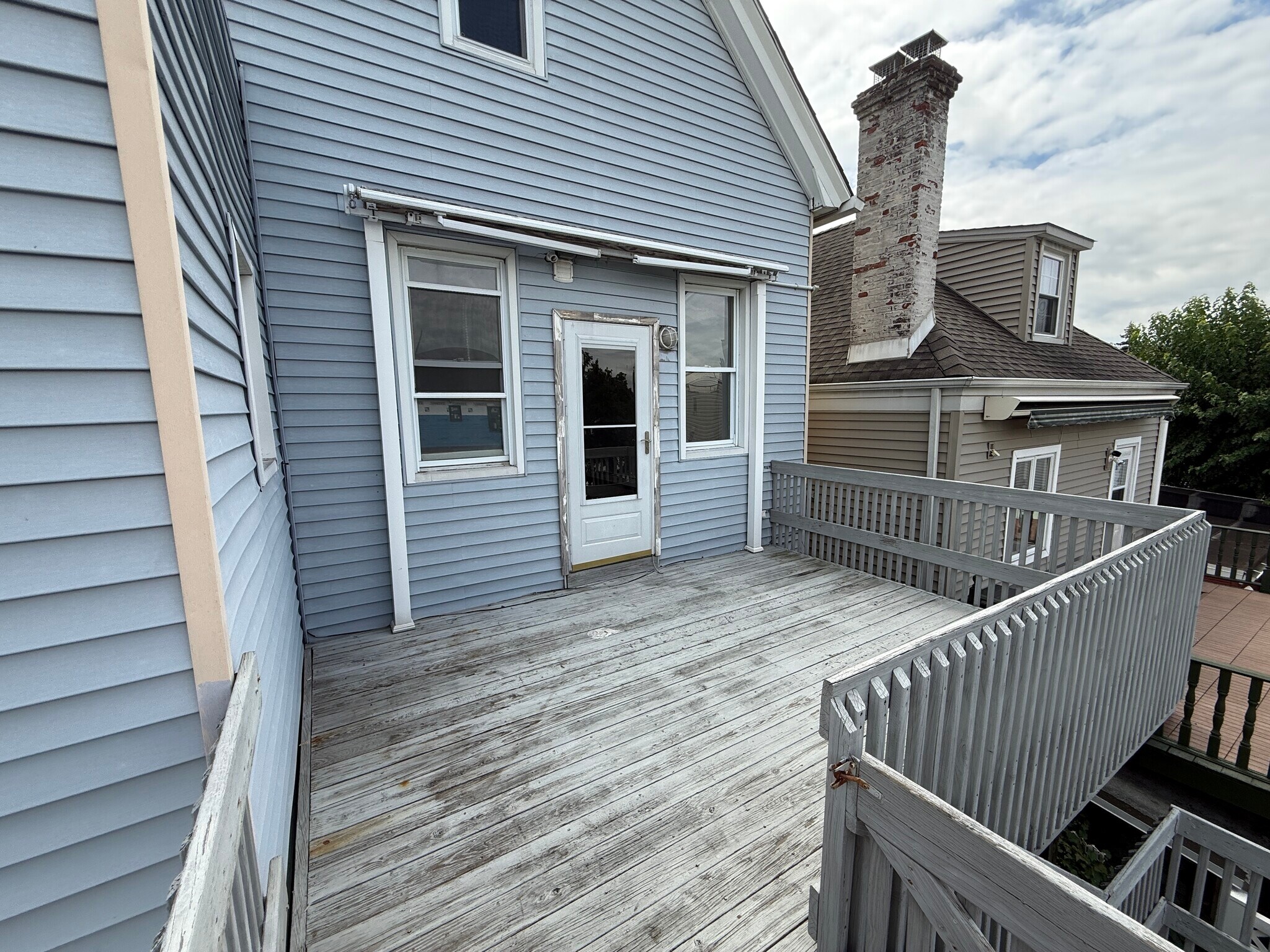 Building Photo - 847 7th St