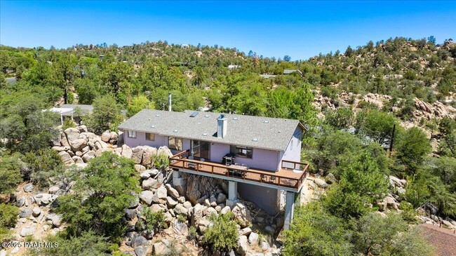 Building Photo - 1844 Foothill Dr