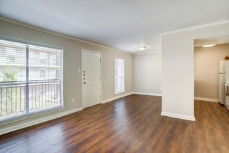 Building Photo - 2825 Bellefontaine