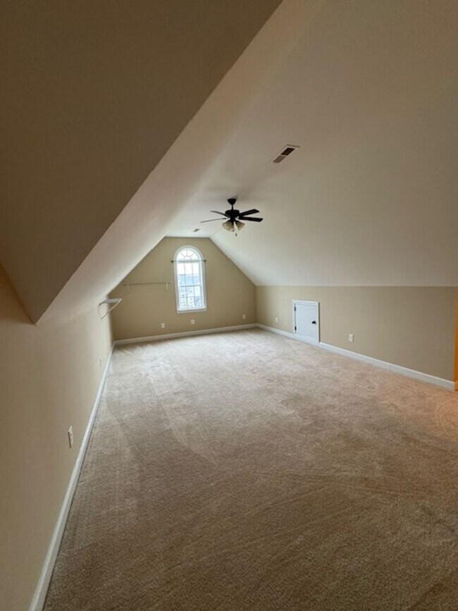 Building Photo - 131 Brookside Way