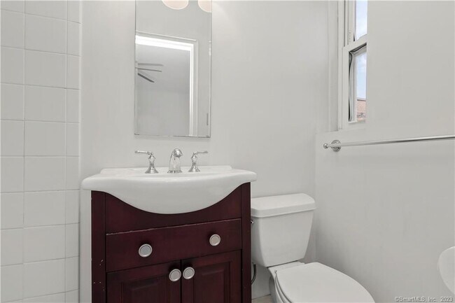 Building Photo - 70 Strawberry Hill Ave