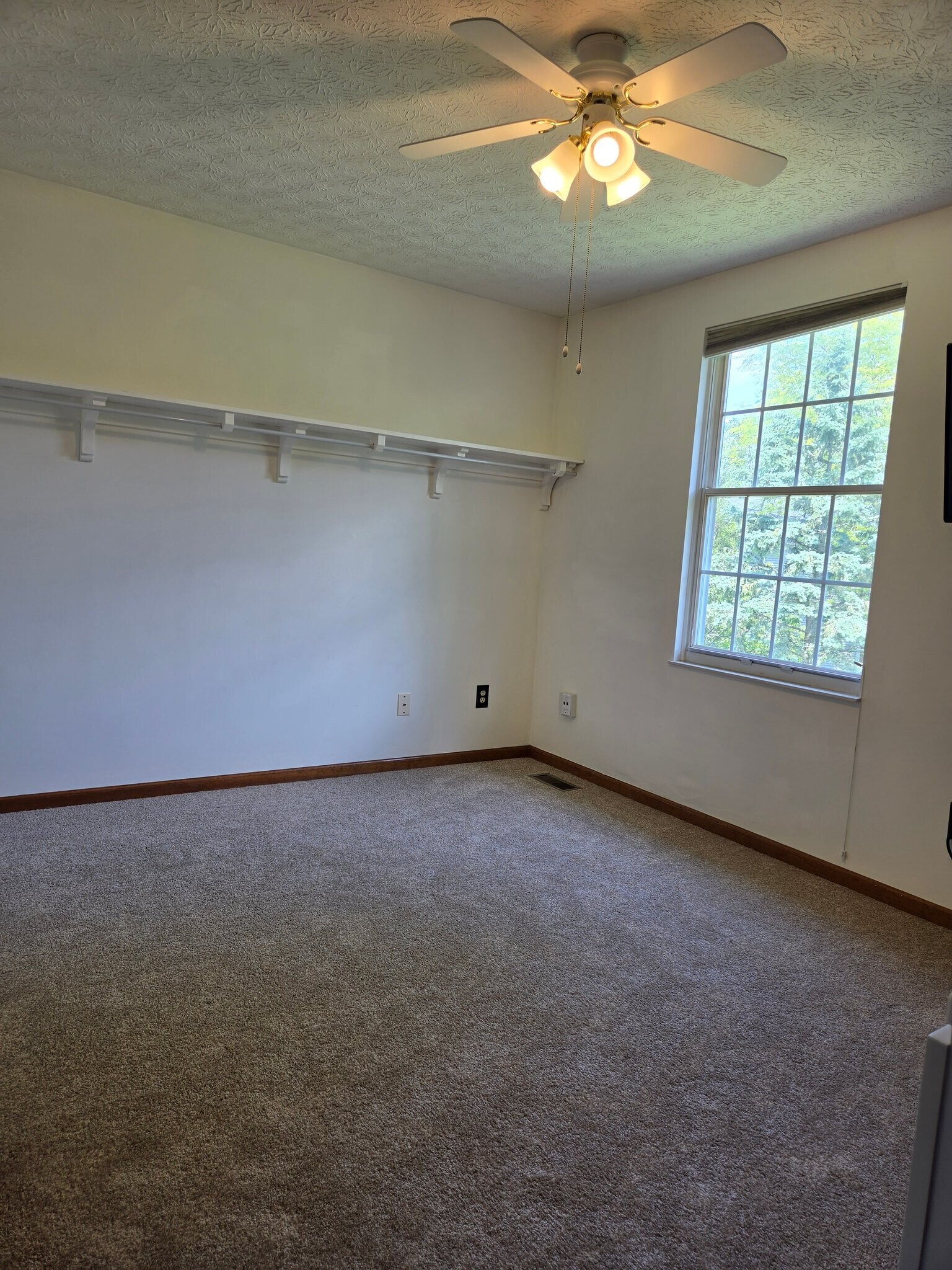 Building Photo - 2222 Gosforth Ln