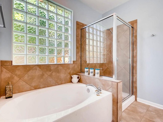 Building Photo - 10217 Medinah Greens Dr